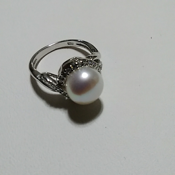 Pearl Ring - Picture 7 of 7
